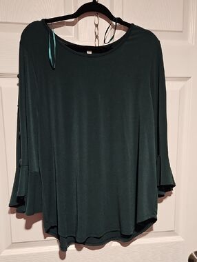 Green Envelope Dark Green Bell Sleeve 3/4 Sleeve Top